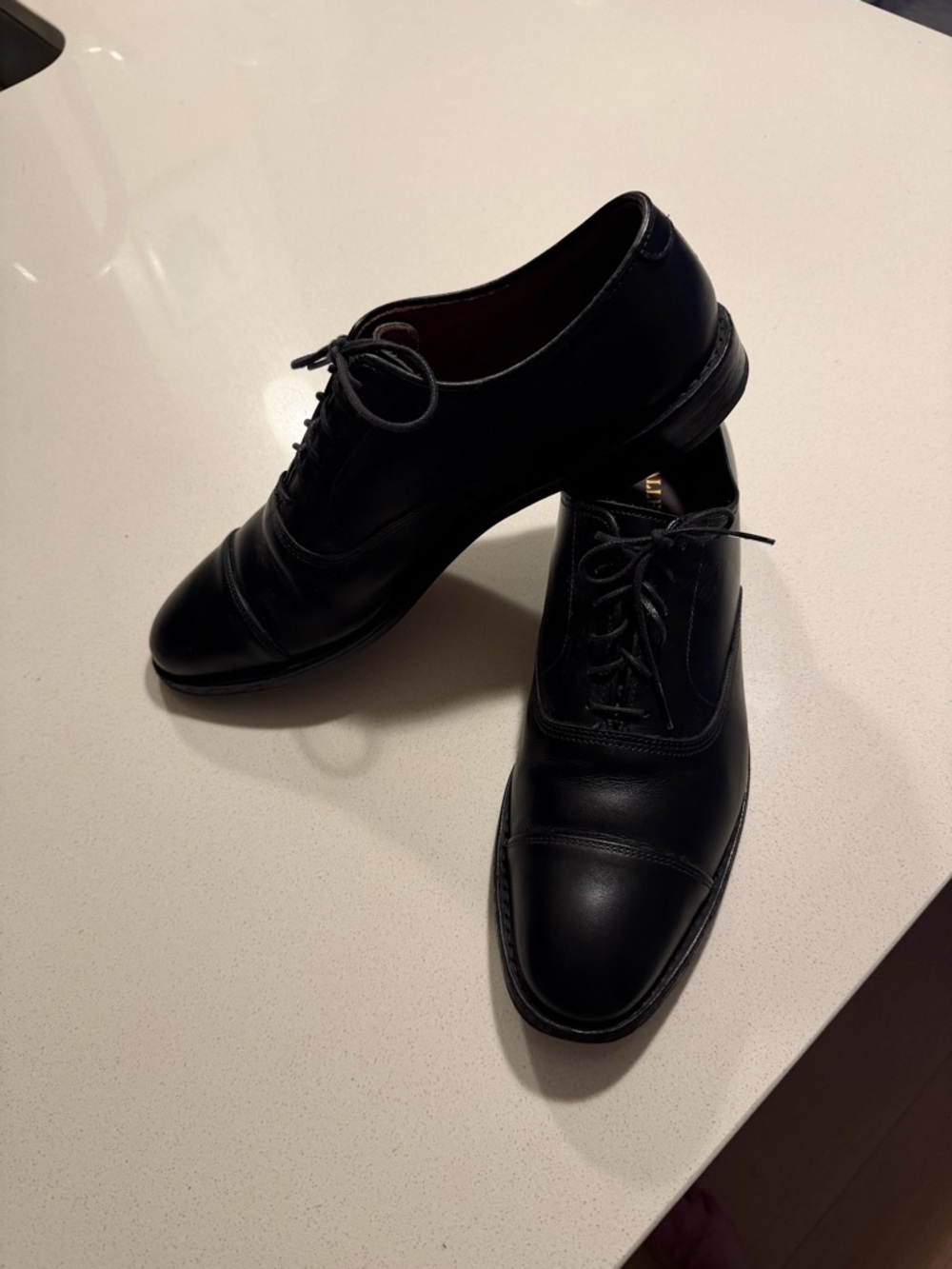 Allen Edmonds Park Avenue Cap Toe Oxford Classic Black Leather Dress Shoes - Men - Picture 3 of 7
